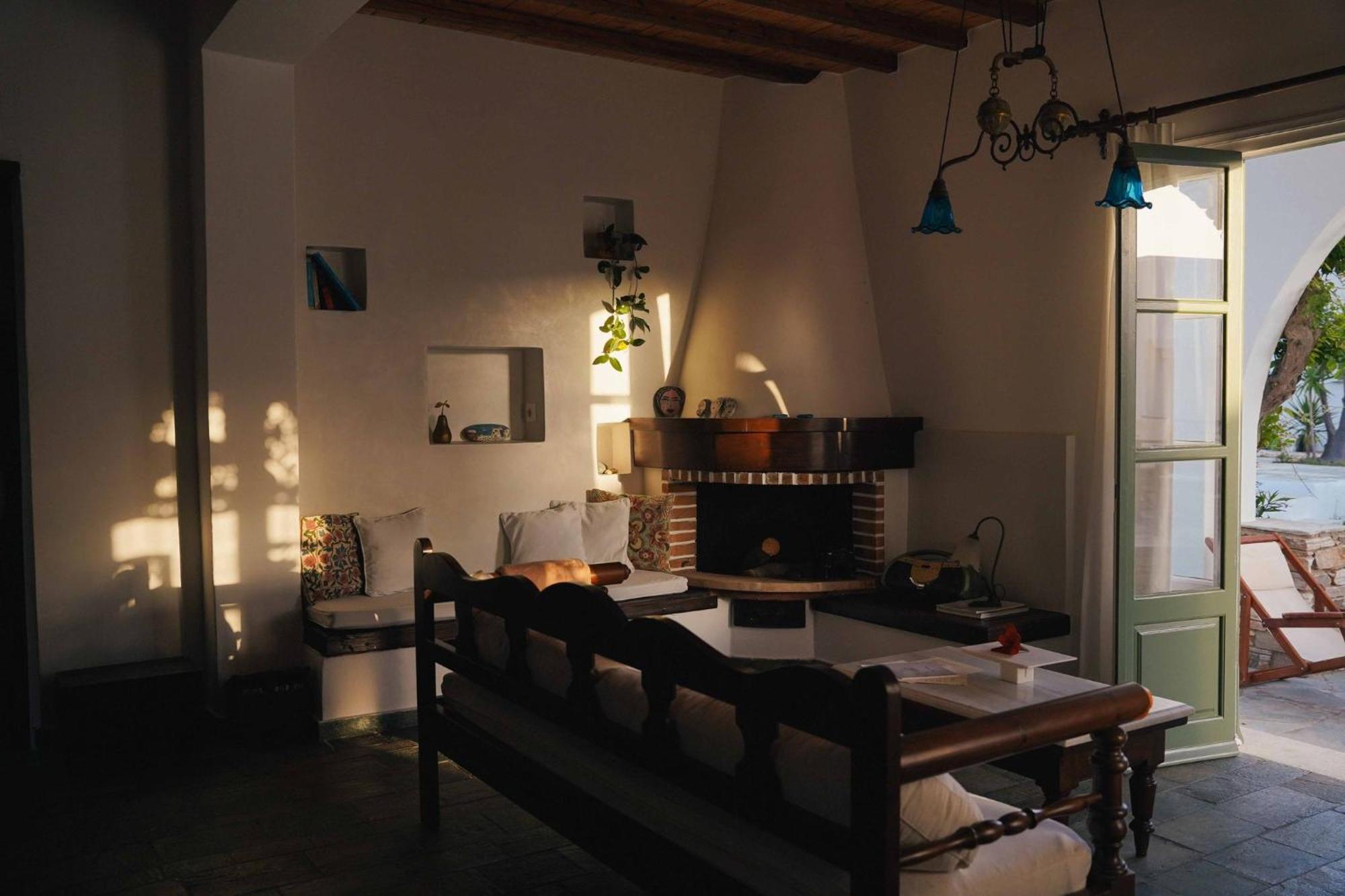 Romano Garden House - Land Tales Agios Romanos Luaran gambar