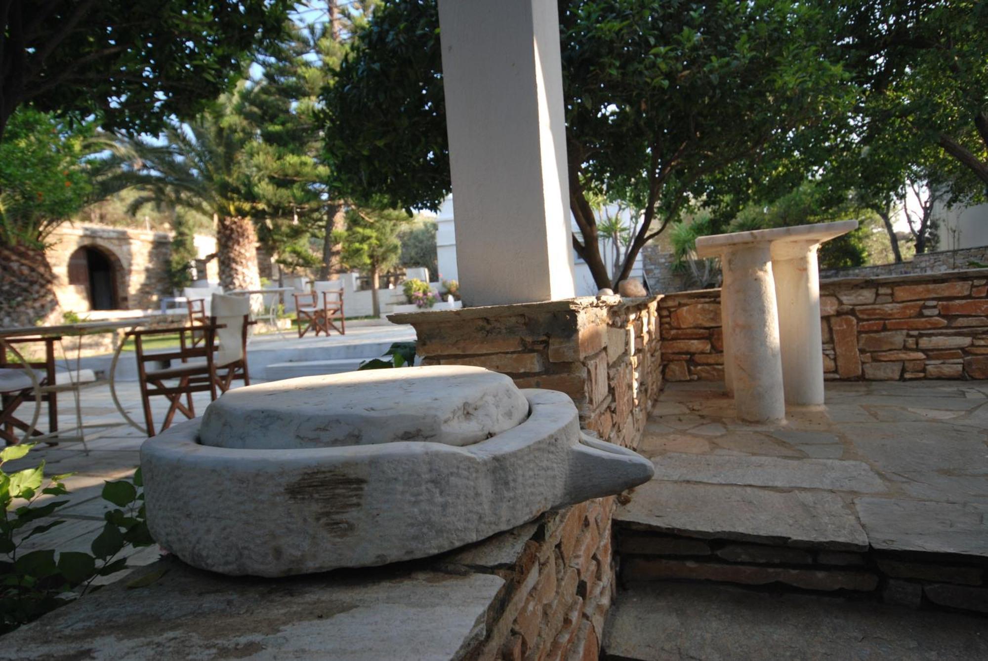 Romano Garden House - Land Tales Agios Romanos Luaran gambar